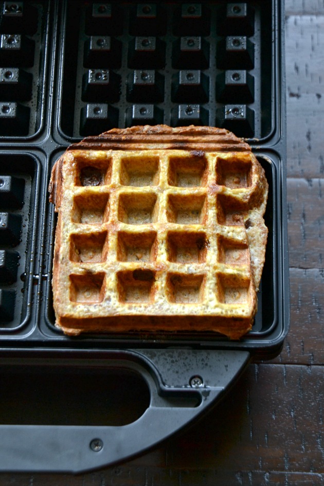 https://melindastrauss.com/wp-content/uploads/2015/04/French-Toast-Waffles-in-maker.jpg