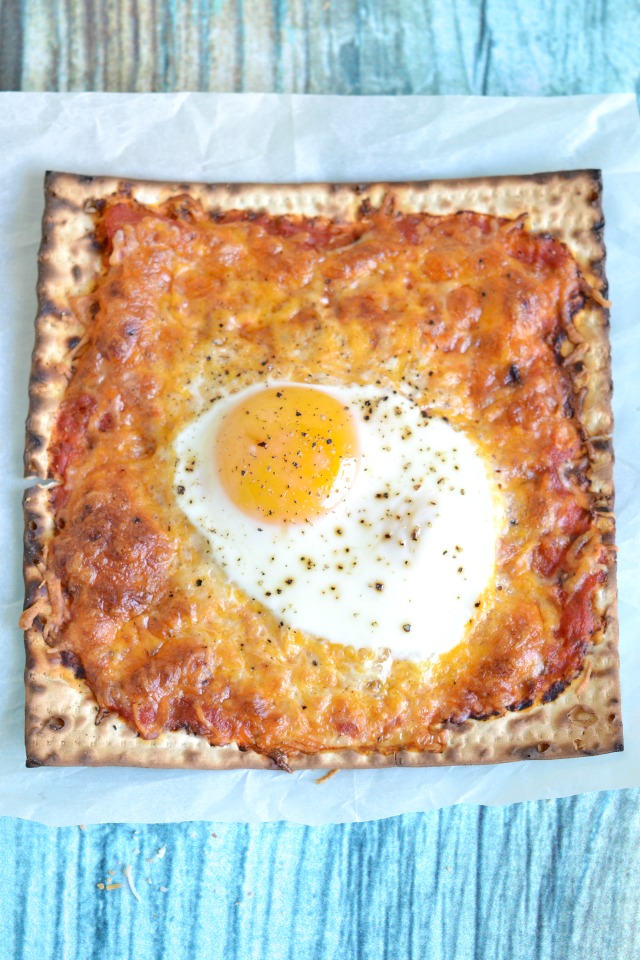 Breakfast Matzah Pizza